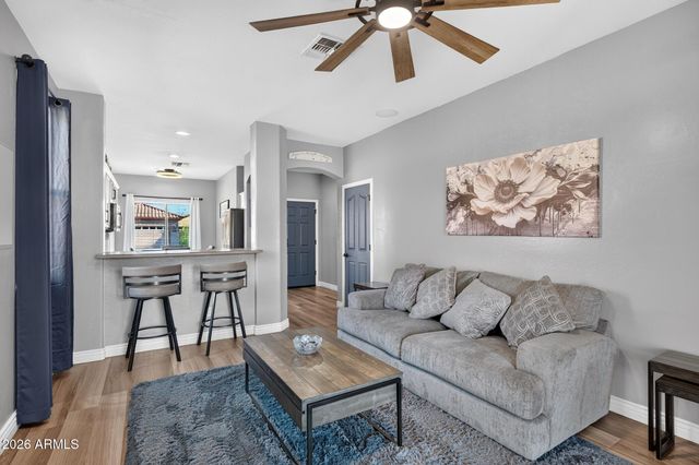 16977 W MANCHESTER Drive, Surprise, AZ 85374