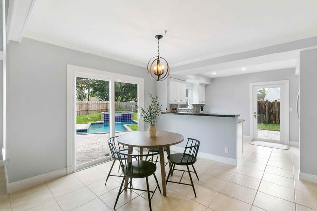522 Goldenwood Way, Wellington, FL 33414