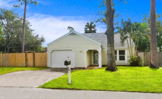 522 Goldenwood Way, Wellington, FL 33414