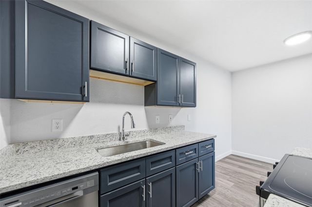 4859 Cedar Springs Road 136, Dallas, TX 75219