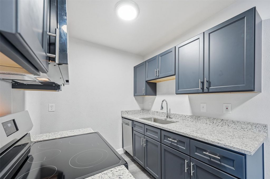 4859 Cedar Springs Road 136, Dallas, TX 75219