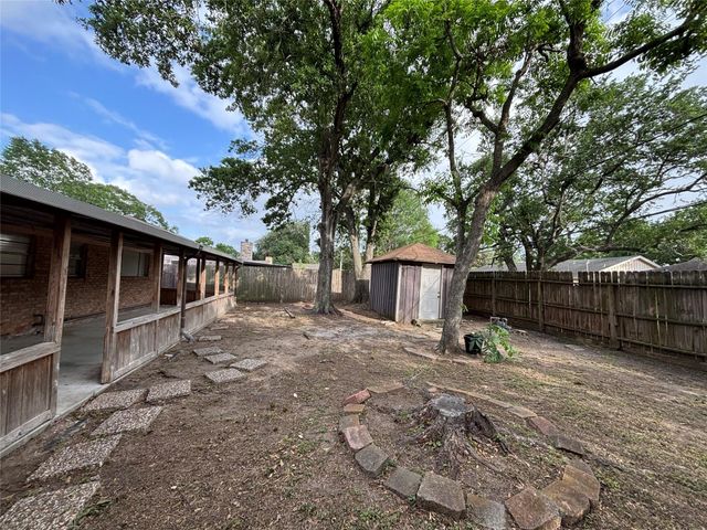 10422 Winding Trail Road, La Porte, TX 77571