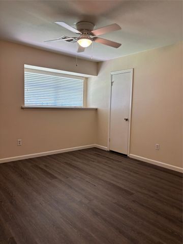 10422 Winding Trail Road, La Porte, TX 77571