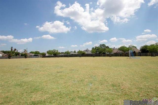 10409 Springtree Ave, Baton Rouge, LA 70810