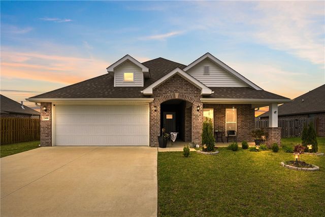 2408 England Lane, Pea Ridge, AR 72751