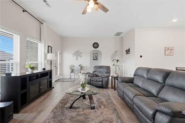 2408 England Lane, Pea Ridge, AR 72751