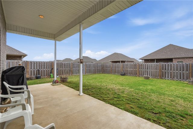 2408 England Lane, Pea Ridge, AR 72751