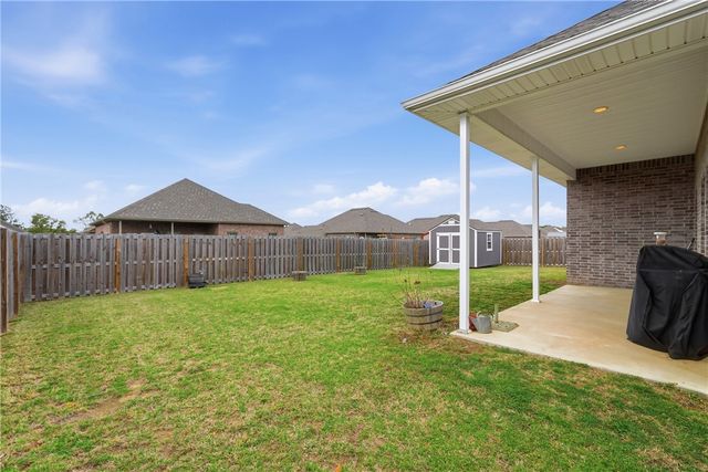 2408 England Lane, Pea Ridge, AR 72751