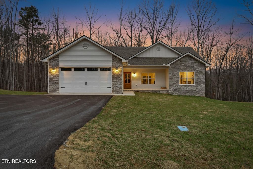 349 Annabelle Way, Jamestown, TN 38556