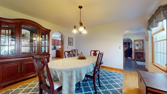 12 Gordon Ln, Yarmouth, MA 02675