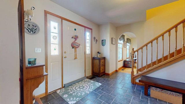 12 Gordon Ln, Yarmouth, MA 02675