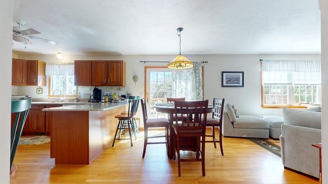 12 Gordon Ln, Yarmouth, MA 02675