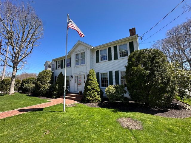 12 Gordon Ln, Yarmouth, MA 02675