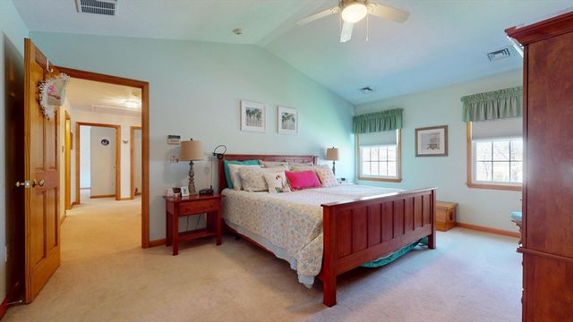 12 Gordon Ln, Yarmouth, MA 02675