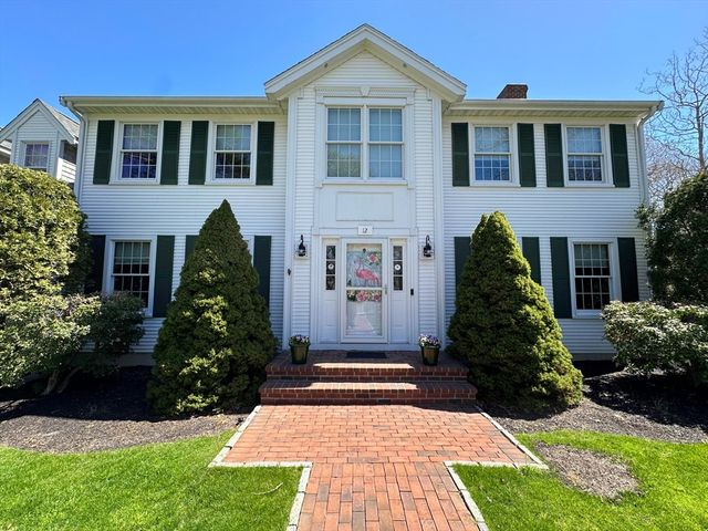12 Gordon Ln, Yarmouth, MA 02675