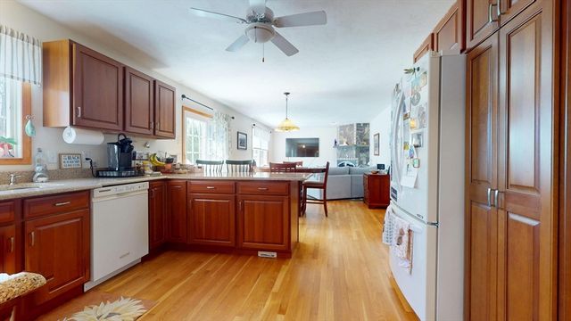 12 Gordon Ln, Yarmouth, MA 02675