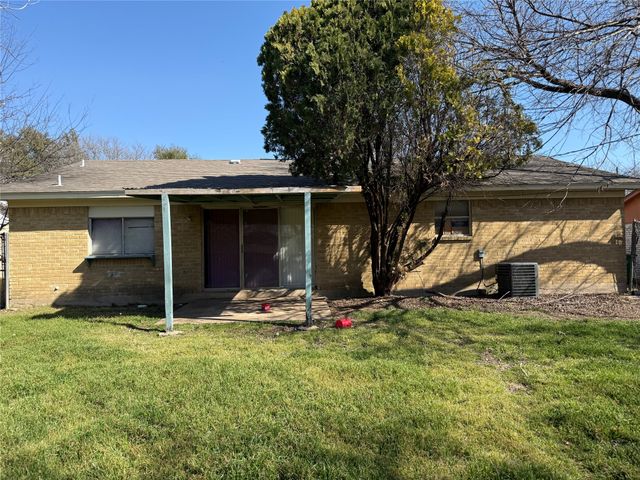 1208 Neptune Drive, Cedar Hill, TX 75104