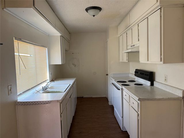 1208 Neptune Drive, Cedar Hill, TX 75104