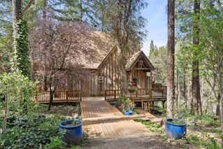 1584 Yale Creek Road, Jacksonville, OR 97530