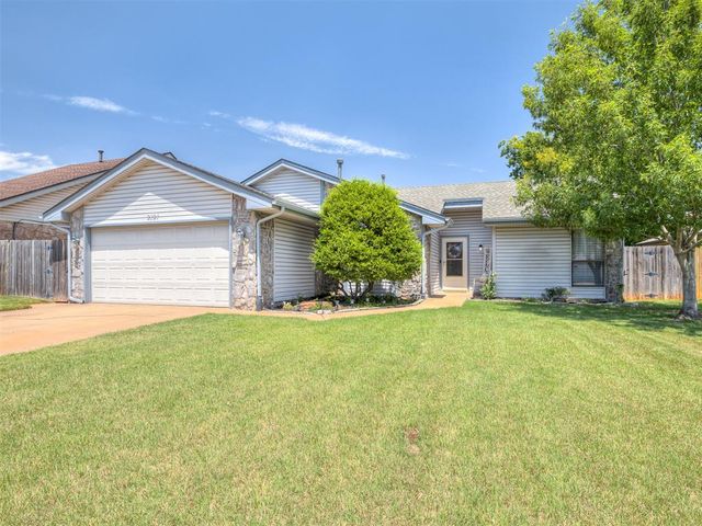 2121 Stepping Stone Trail, Edmond, OK 73013