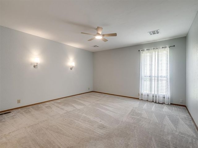 2121 Stepping Stone Trail, Edmond, OK 73013