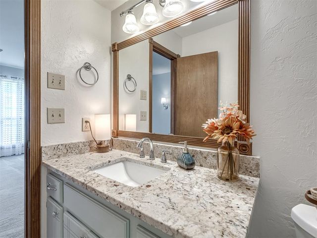 2121 Stepping Stone Trail, Edmond, OK 73013