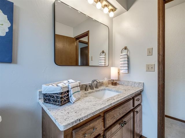2121 Stepping Stone Trail, Edmond, OK 73013