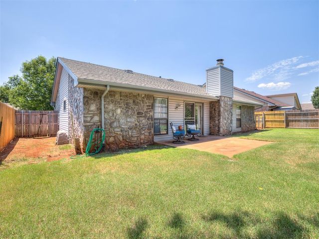 2121 Stepping Stone Trail, Edmond, OK 73013