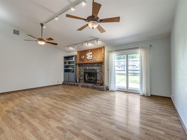 2121 Stepping Stone Trail, Edmond, OK 73013