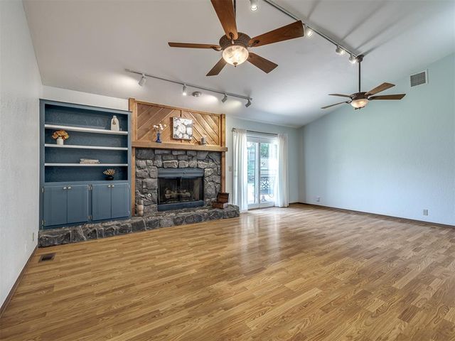2121 Stepping Stone Trail, Edmond, OK 73013