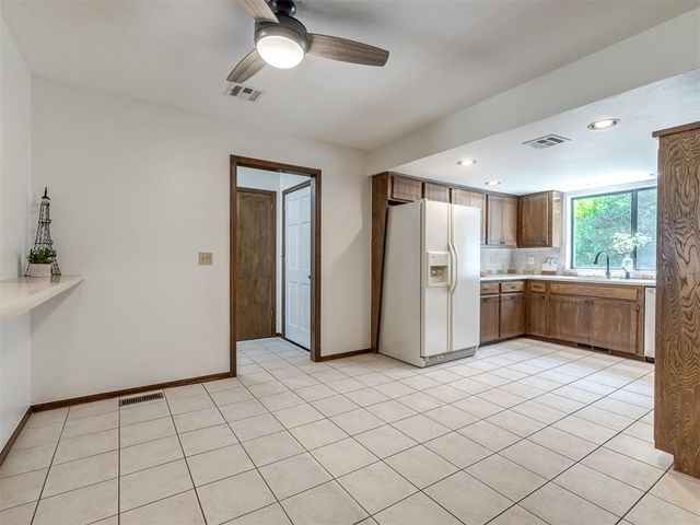 2121 Stepping Stone Trail, Edmond, OK 73013