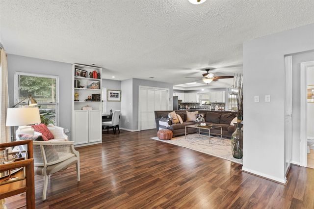 3805 Hawick Lane, Dallas, TX 75220