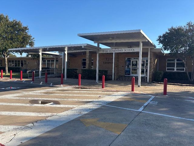 1522 Addington Street, Irving, TX 75062