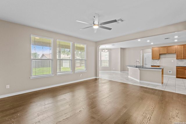 111 KYLE CV, Universal City, TX 78148