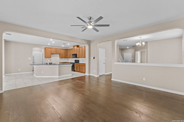 111 KYLE CV, Universal City, TX 78148