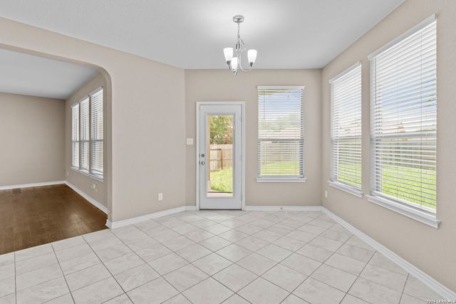 111 KYLE CV, Universal City, TX 78148