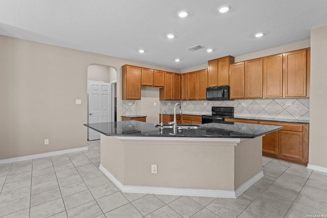 111 KYLE CV, Universal City, TX 78148
