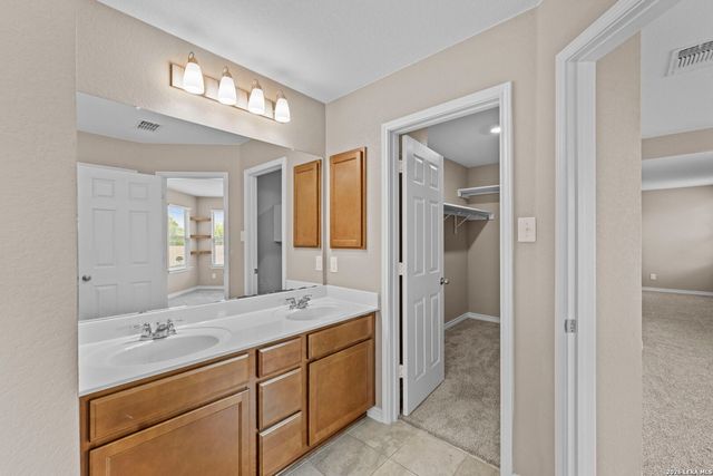 111 KYLE CV, Universal City, TX 78148