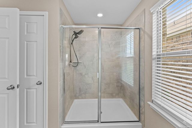 111 KYLE CV, Universal City, TX 78148