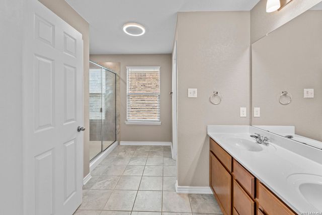 111 KYLE CV, Universal City, TX 78148