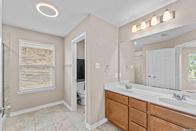 111 KYLE CV, Universal City, TX 78148