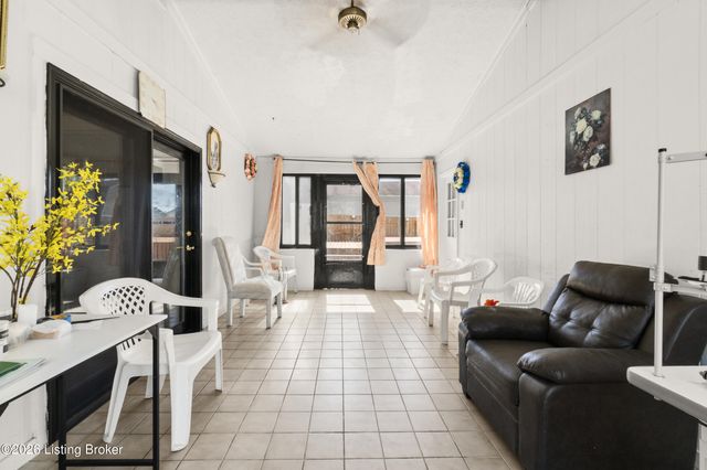 5010 Volney Ct, Louisville, KY 40291