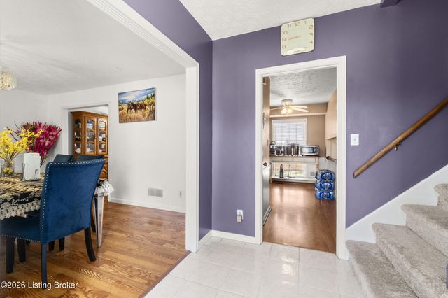 5010 Volney Ct, Louisville, KY 40291