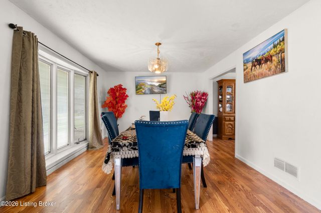 5010 Volney Ct, Louisville, KY 40291