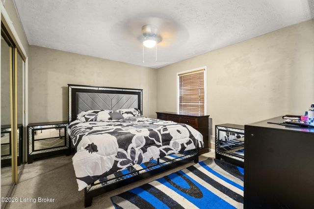 5010 Volney Ct, Louisville, KY 40291