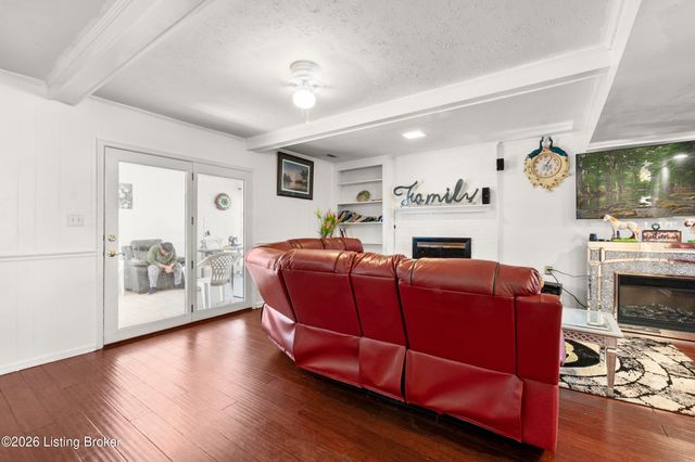 5010 Volney Ct, Louisville, KY 40291