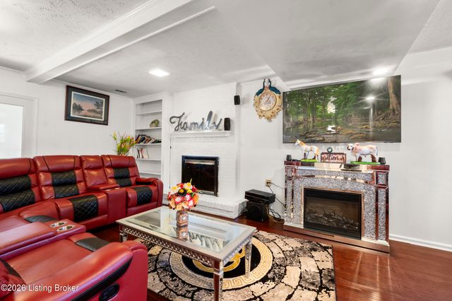 5010 Volney Ct, Louisville, KY 40291