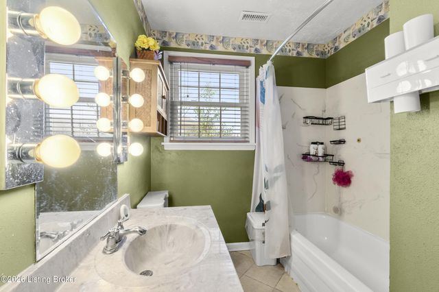 5010 Volney Ct, Louisville, KY 40291