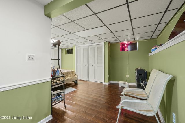 5010 Volney Ct, Louisville, KY 40291