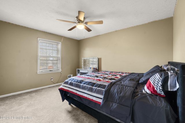 5010 Volney Ct, Louisville, KY 40291